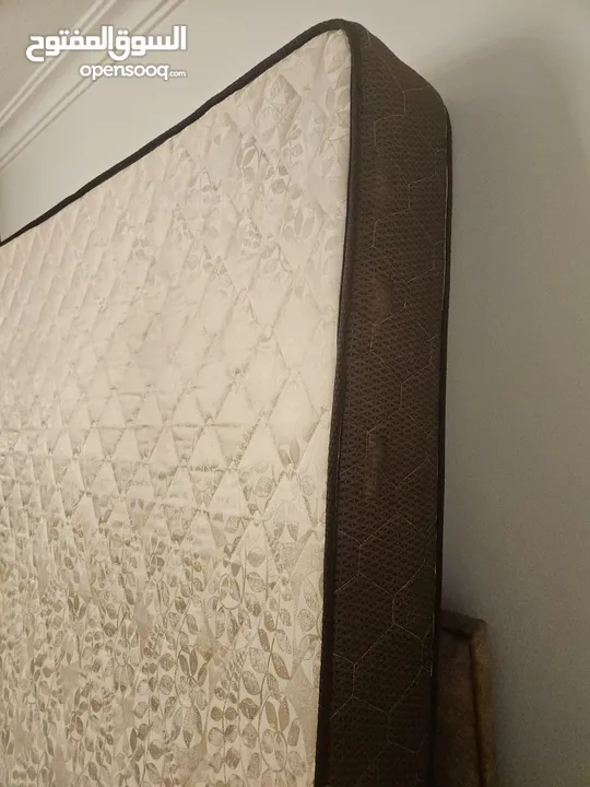 فرشة اسفنج زنبركية مزدوج 190x200 مستعملة بحالة جيدة جدا