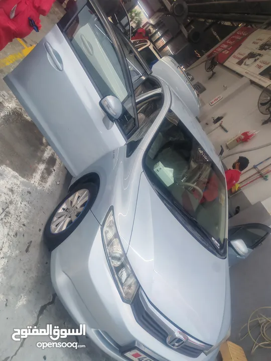 Honda civic 2012 1.8 i-vetc  هوندا سيفيك 2012 وكالة البحرين بحالة جيدة