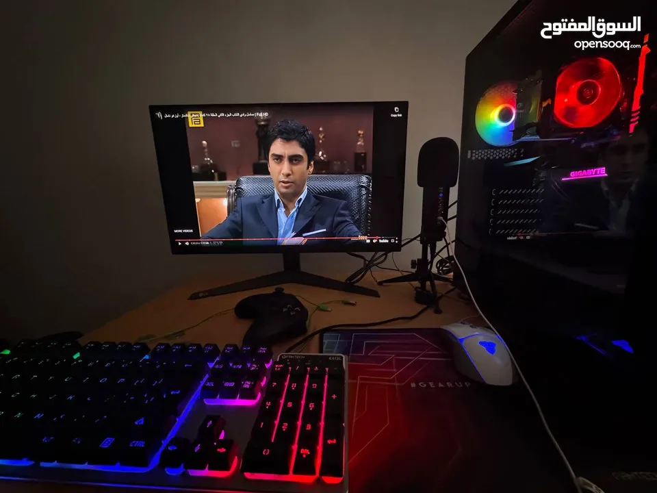 GAMING COMPUTER FOR SALE (full set up) with monitor and mic