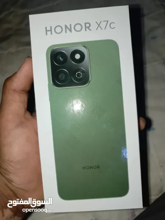 HONOR.  X7c