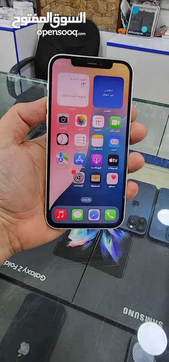 iPhone 12 128 GB بحالة ممتازة جدا بسعر مناسب