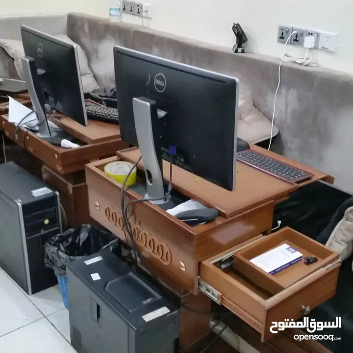 طاولات كمبيوتر