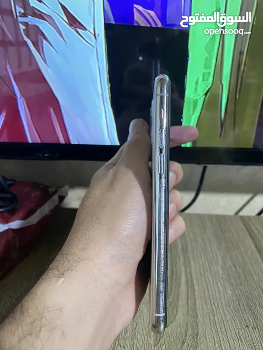 iPhone 11pro  بسعر رمزي