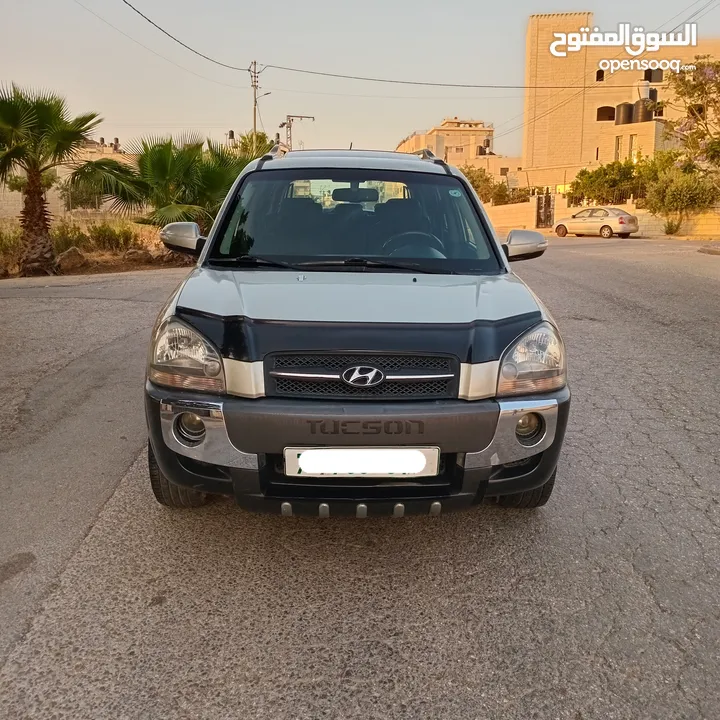جيب هونداي توسان 2007 ديزل 20 صباب أوتوماتيك مع فتحة سقف