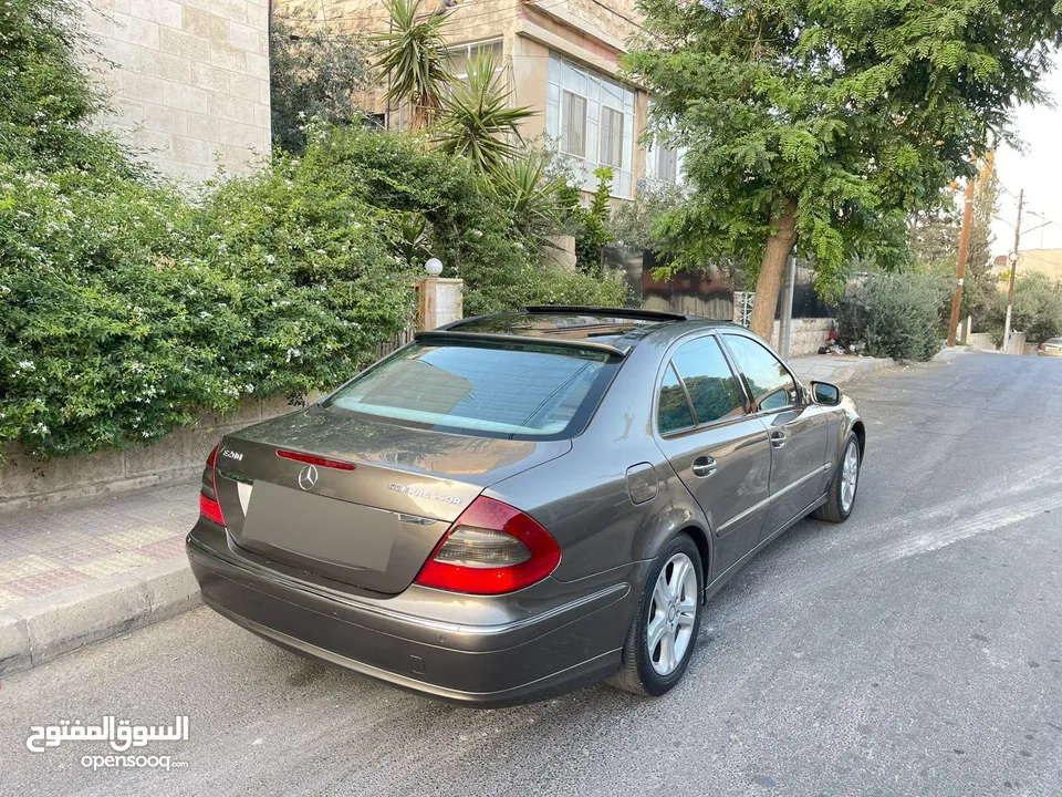 مرسيدس E200 فل كامل بانوراما موديل 2007