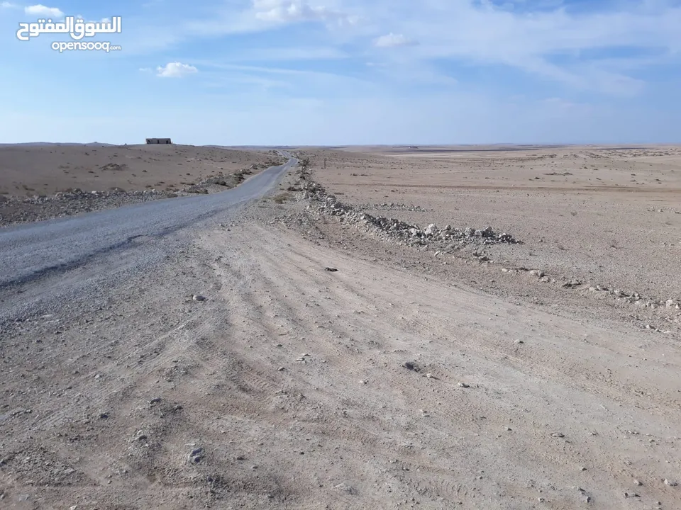 أرض للبيع من المالك جنوب عمان 4151 م الخريم عدة قطع حوض 18/ دار أبوعودة شوارع مفتوحة   مسجلة