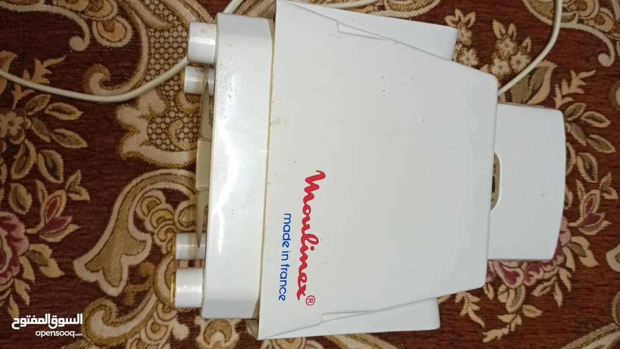 للبيع خلاط بهارات  ومشروبات بحاله جيده  صناعة فرنسيه زي مو كلشي موضح بصور للبيع بسبب التجديد
