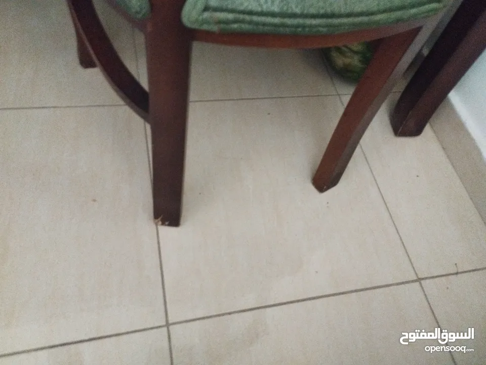طاولة سفرة بحالة الجديد للبيع