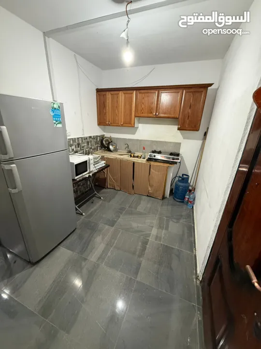 شقه نظام استوديو مفروش للايجار في الطيرة خلف مطعم لازورد 3غرف دون وسيط الايجار 1800ش الايجار