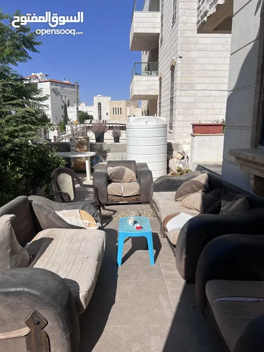طقم كنب ثقيل من خشب السويد مكون من اربع قطع بحاجة إلى تنجيد
