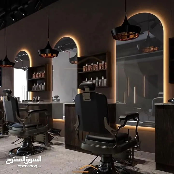 العرض لفتره محدوده  تشكيله واسعه من المرايا والديكورات