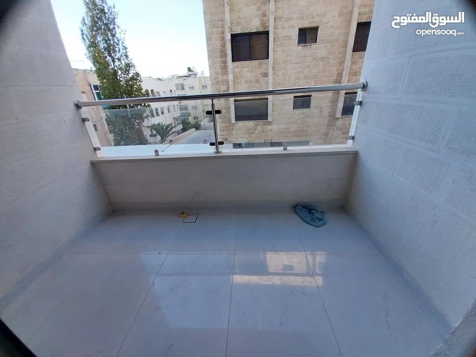 في ارقى مناطق الجاردنز 90م شقة سكنيه و استثمارية