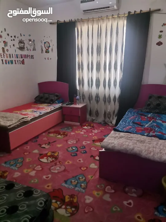 3 أسرة أطفال بحالة جيدة – بدون فرشات للبيع المستعجل