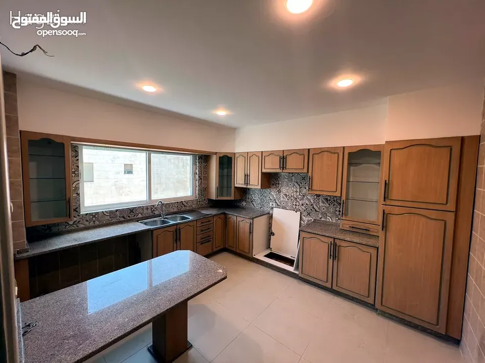 شقه مميزه للبيع في اجمل مناطق،دير غبار  ( Property ID : 31904 )