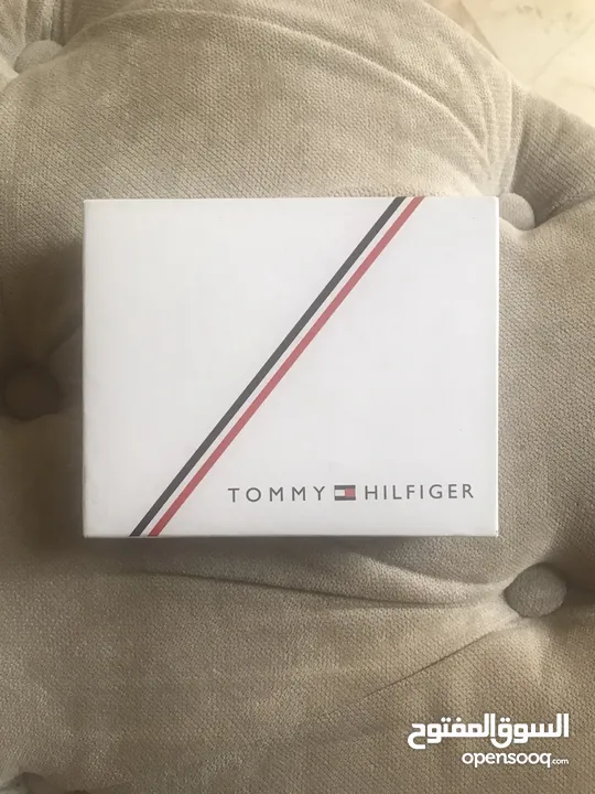 محفظة Tommy Hilfiger اصليه