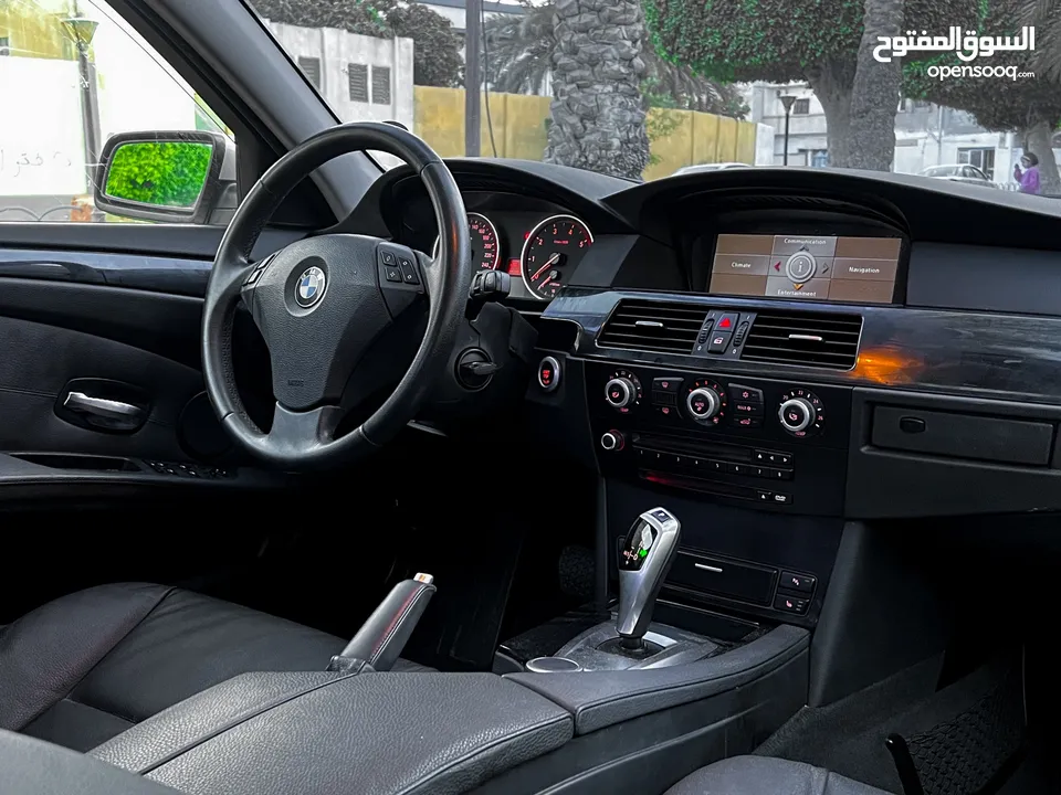 كوبرا BMW 520i