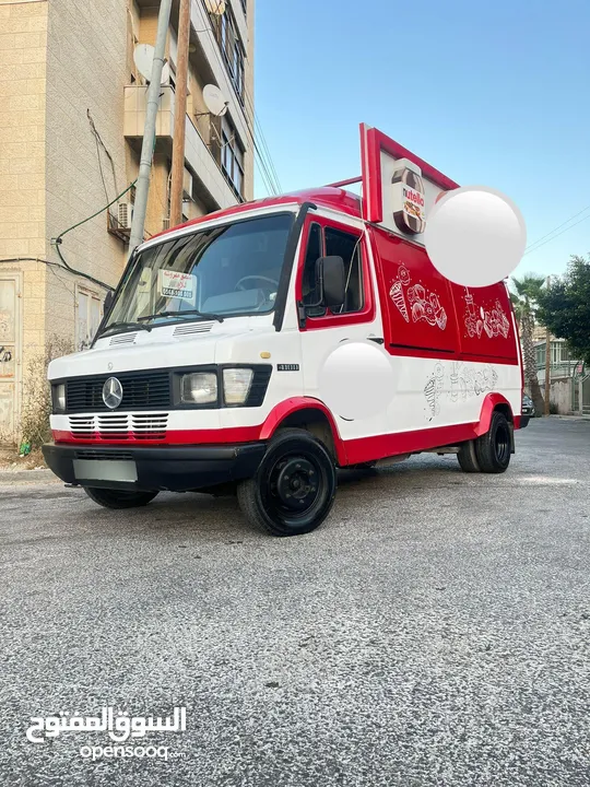شاحنة مشروبات و حلويات