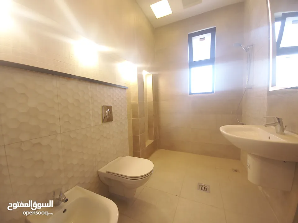 فيلا للإيجار في منطقة عبدون  ( Property 36558 )-175055043
