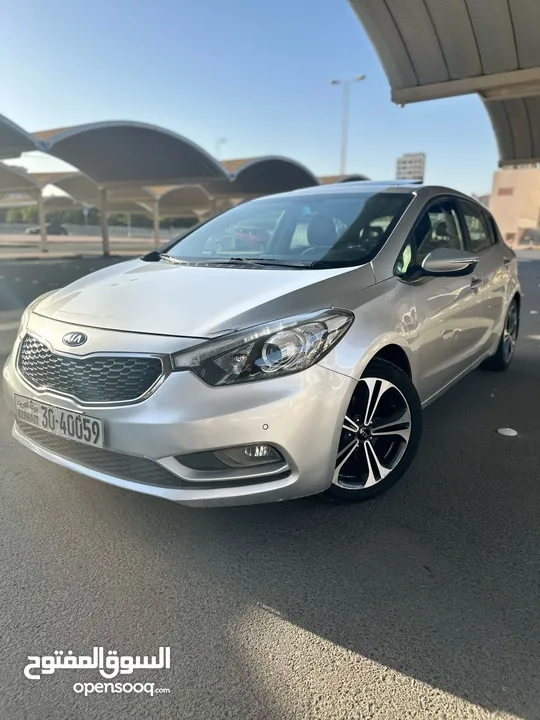 Kia Cerato 2014  GT HatchBack Full Option 1600cc كامل موصفات بحاله ممتاز