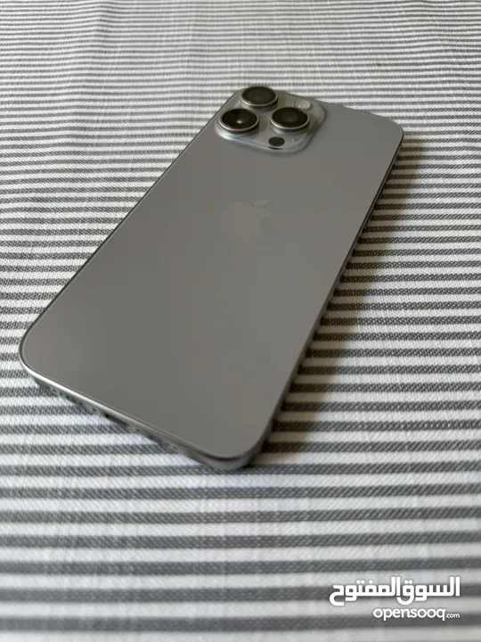 Iphone 15 pro max natural titanium 256GB used like new شرق اوسط