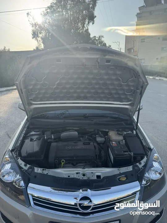 اوبل استرا موديل 2006