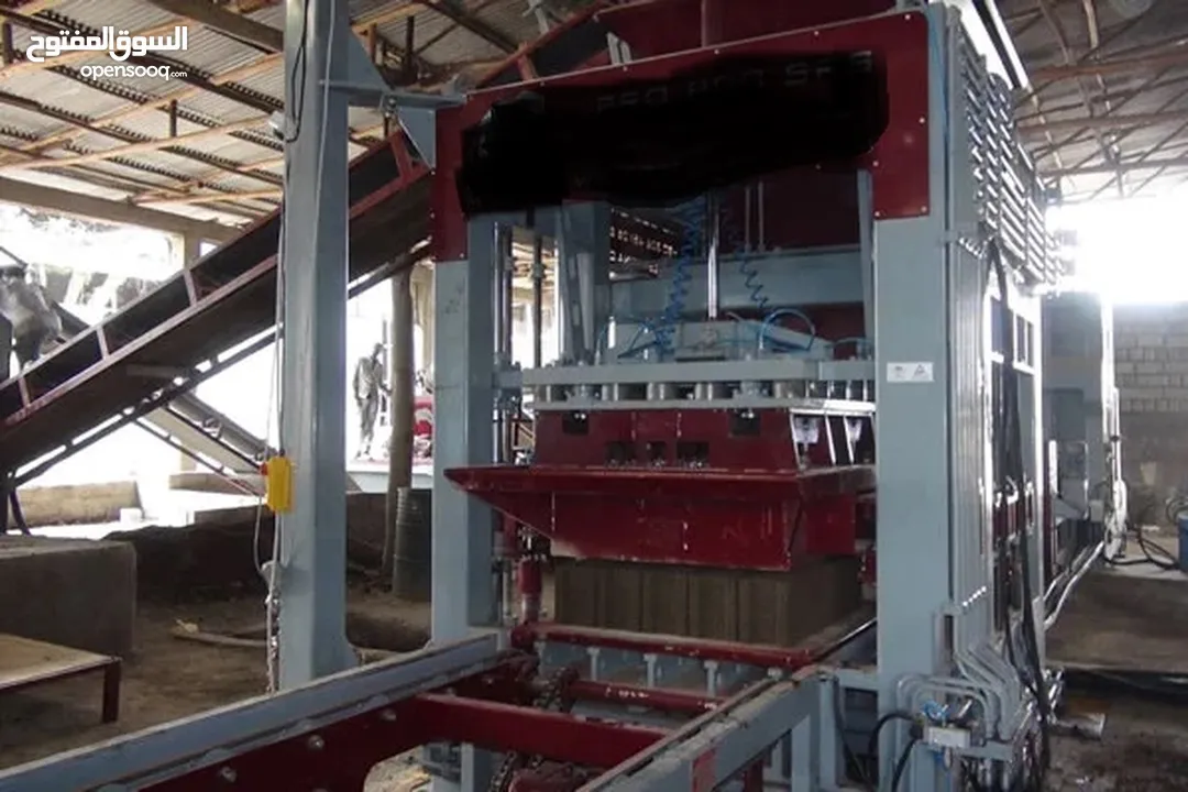 concrete press machines*** machine presse à béton****آلات الخرسانة