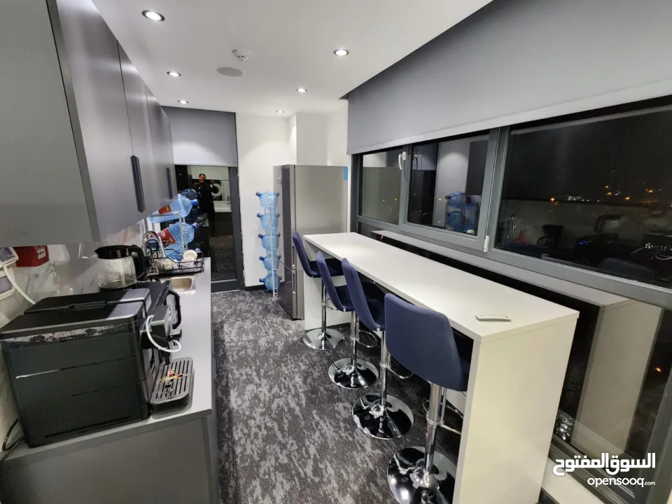 مكتب فخم للإيجار أو البيع