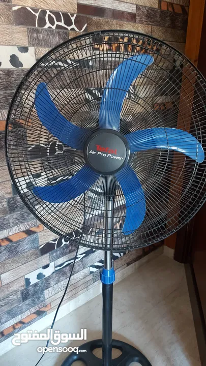 مروحة ماركة TEFAL AIR PRO POWER بحالة الوكالة  60 واط 3 سرعات 5 شفرات لون اسود وازرق