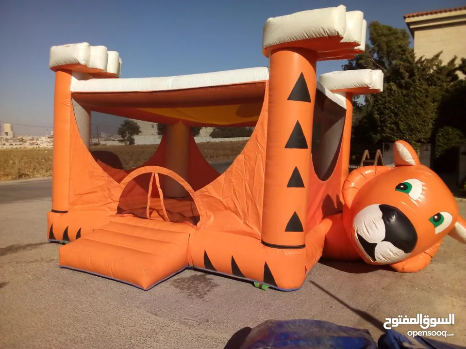 Inflatable slides for kids parties