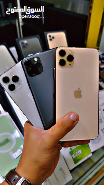 عرض لمدة محدودة : iPhone 11pro max 256gb هواتف نظيفة جدا بحالة الوكالة مع ملحقاتها بأقل سعر