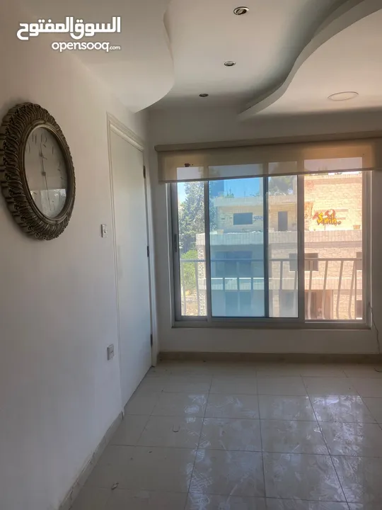 عيادة عدد 2 مفتوحين على بعض للبيع في الخالدي - REF : 45011