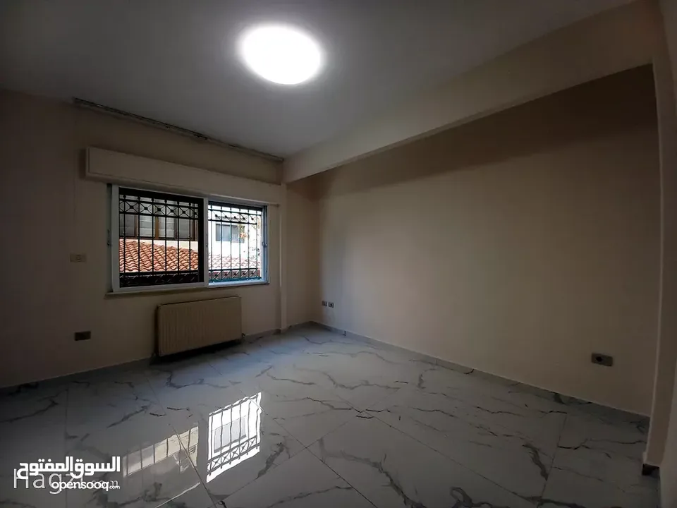 شقة غير مفروشة للإيجار 200م2 ( Property 18466 ) سنوي فقط