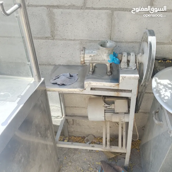 عدة مطعم شعبي