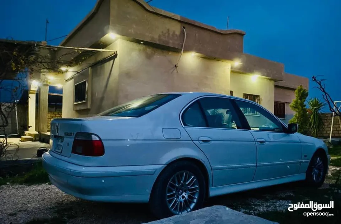 للبيع BMW525i