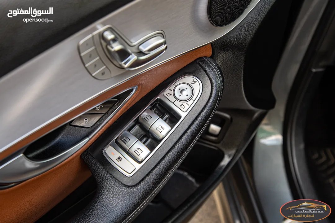 Mercedes C200 2019 Mild hybrid Amg kit Night Package   السيارة وارد الشركة و قطعت مسافة 83,000 كم