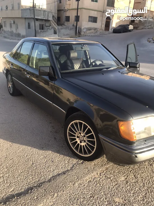 مرسيدس بطه موديل 1990