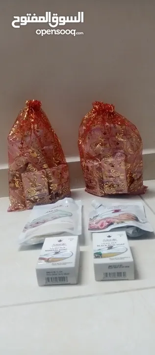 بكج منتجات البحر الميت الطبيعيه مكون من 4 قطع طينه البحر املاح البحر صابون البحر بكج هديه هدايا هدية