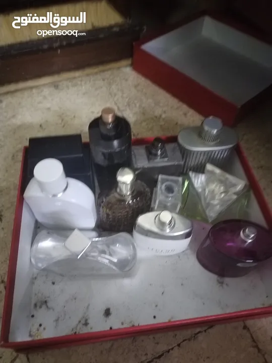 علب عطور فاضيه رجاليه او نسائيه