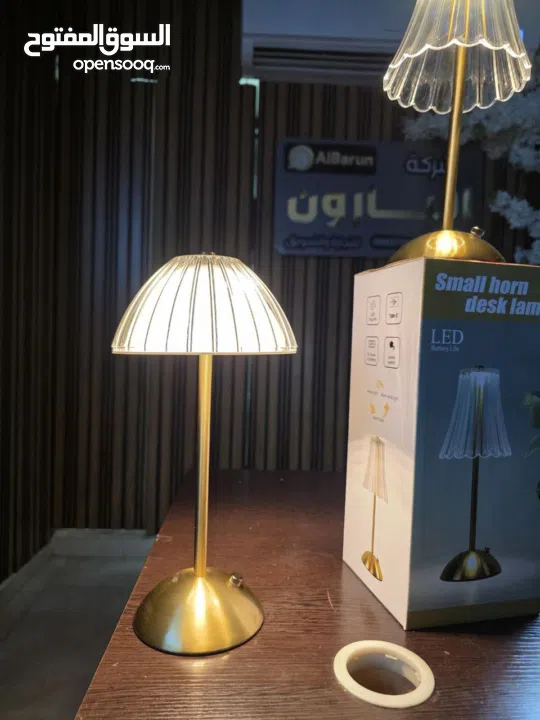 مصابيح الطاولة الكريستالية ثلاث درجات إضاءة مختلفة (دافئة – بيضاء – مختلطة) تناسب جميع الأجواء