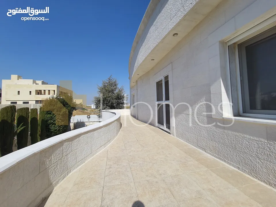 فيلا مع مسبح للبيع في الظهير بمساحة بناء 1200م