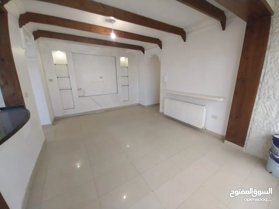 شقة غير مفروشة للإيجار ( Property 38822 ) سنوي فقط