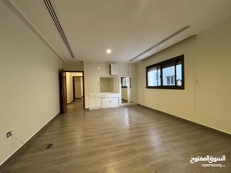 Floor for rent in Mishref 400 sq meter