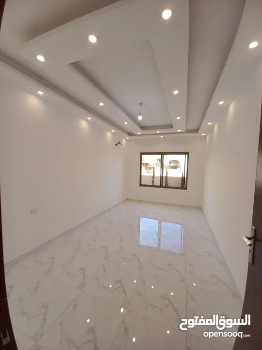 شقة طابق ثالث في ضاحية خليل الرحمن قريبه من شارع المطار من المالك مباشره