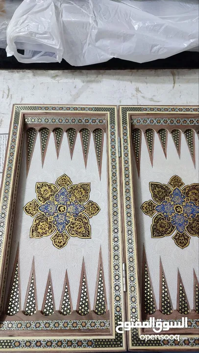 Selling all kinds of Iranian inlaid backgammon boards)بيع جميع أنواع ألواح الطاولة الإيرانية المطعمة