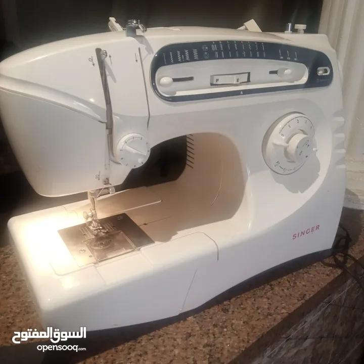 ماكينة خياطة سنجر بحالة الوكالة