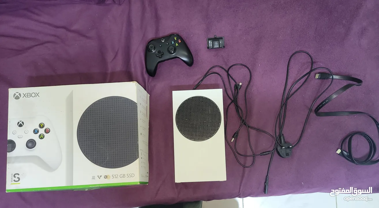 xbox series S and شاشه محموله