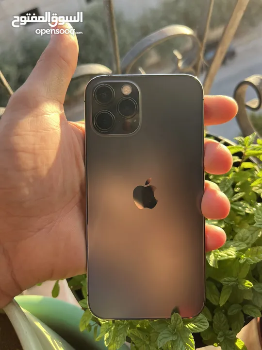 iPhone 12 Pro للبيع او للبدل