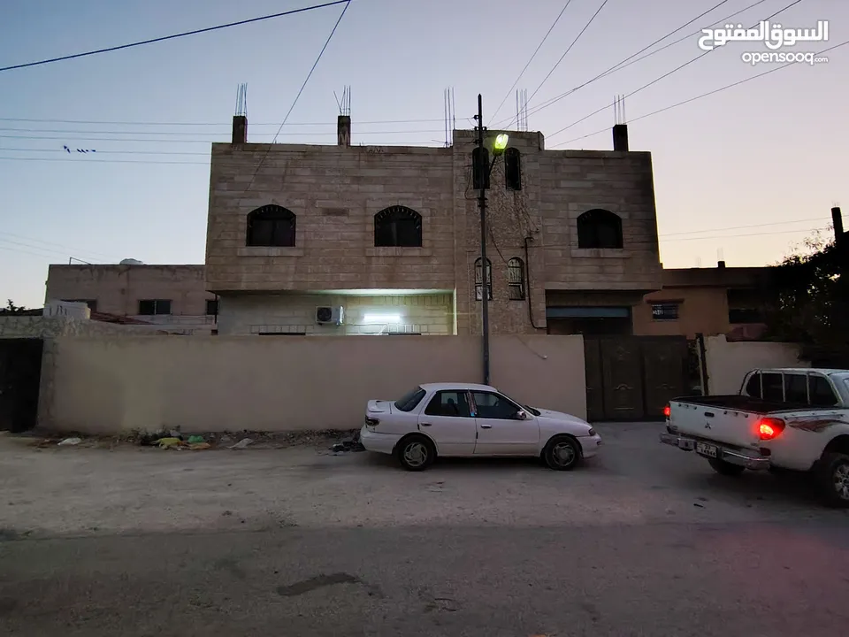 منزل طابقين للبيع كامل الزرقاء-الهاشمية من المالك مباشرة بسعر مغري