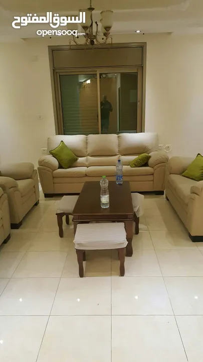 ثلاث غرف نوم مفروشة المصايف