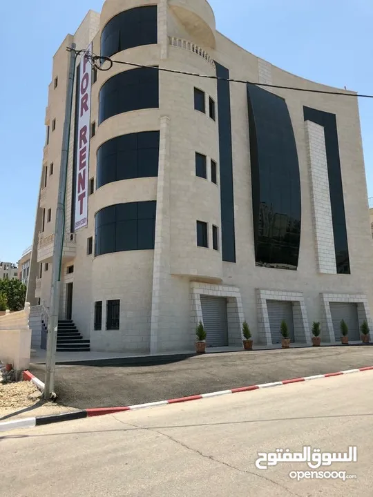 مكاتب للأيجار  300 - 600 متر